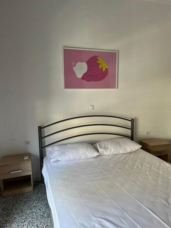 Sunchaser Apartments Игуменица Екстериор снимка